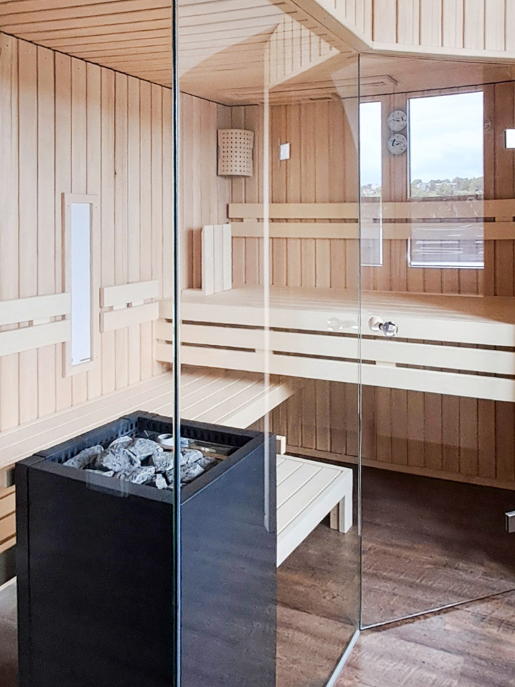 Sauna unter runder Dachschräge im Filstal