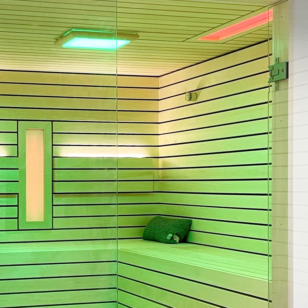 KOERNER Design-Sauna mit Farblicht in Grün