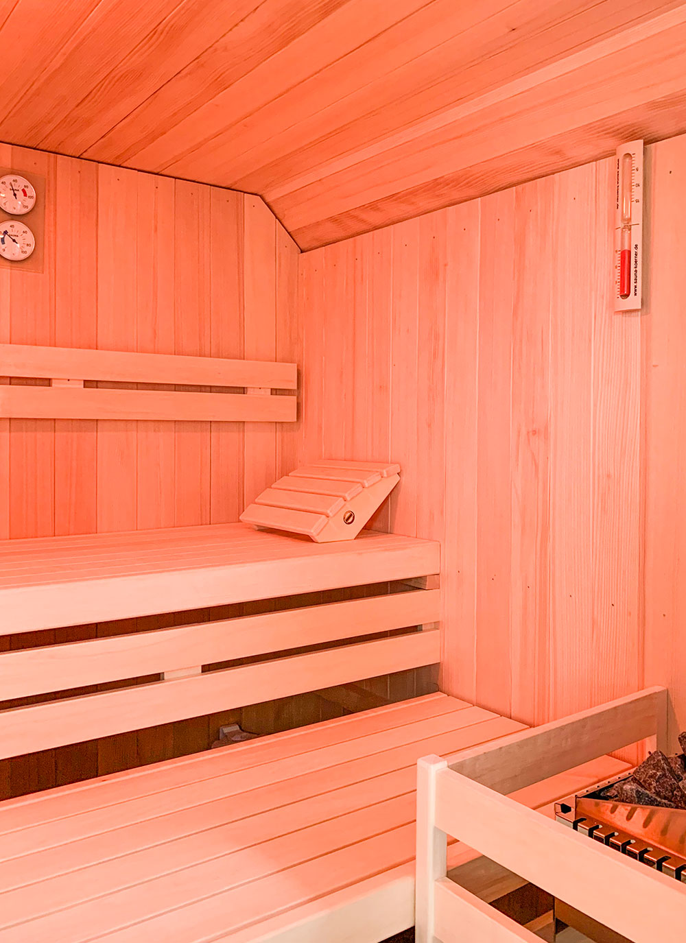 KOERNER Sauna nach Maß in Dachschräge