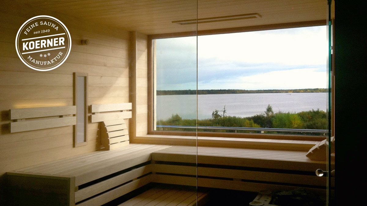 Gewerbliche Sauna mit Ausblick auf den See